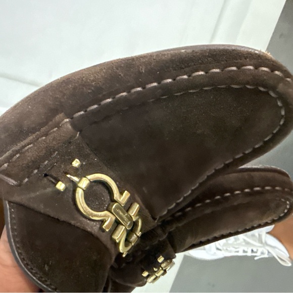 Ferragamo 9AA Narrow Suede Flats Gold Buckle Leather Bottom Italy - Picture 5 of 11